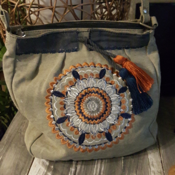 NEW BO HO MONA B. NWT TASSEL CROSS BODY BAG - Picture 3 of 16